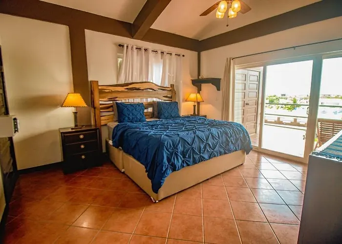 H301 @ Mara Laguna Apartment San Pedro (Ambergris Caye)